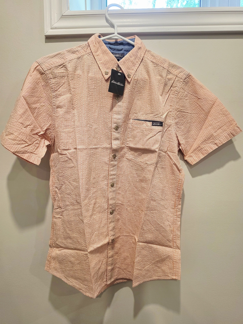 Eddie Bauer Men's Short-Sleeve Button-Down Shirt in Peach Small NWT